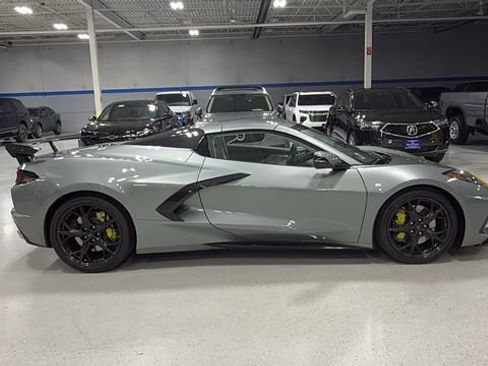 Used 2023 Chevrolet Corvette Stingray Premium Conv w/ Z51 Performance Package image 4