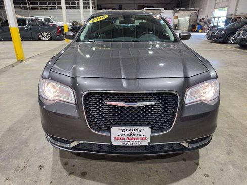 Used 2016 Chrysler 300 Limited AWD/4WD image 23
