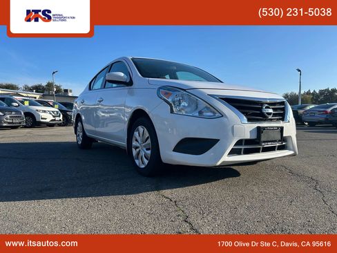 Used 2019 Nissan Versa SV image 2