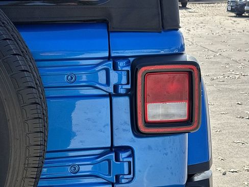 Used 2023 Jeep Wrangler Sahara image 5