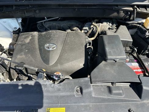 Used 2018 Toyota Highlander XLE w/ Protection Package #3 AWD/4WD image 11