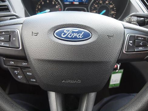 Used 2017 Ford Escape SE w/ Equipment Group 201A AWD/4WD image 9
