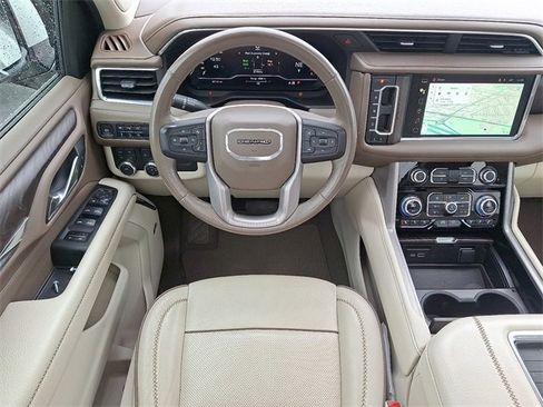 Used 2023 GMC Yukon Denali image 11