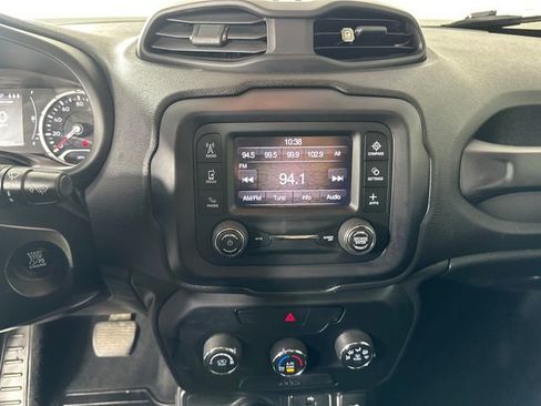 Certified 2019 Jeep Renegade Sport w/ Sport Appearance Group AWD/4WD image 27