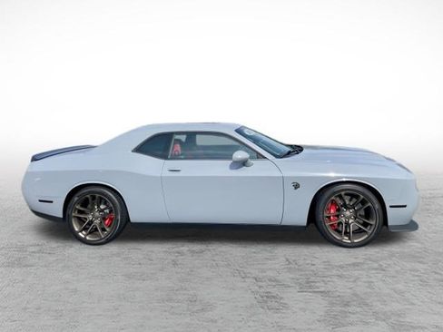 Used 2021 Dodge Challenger SRT Hellcat RWD image 4