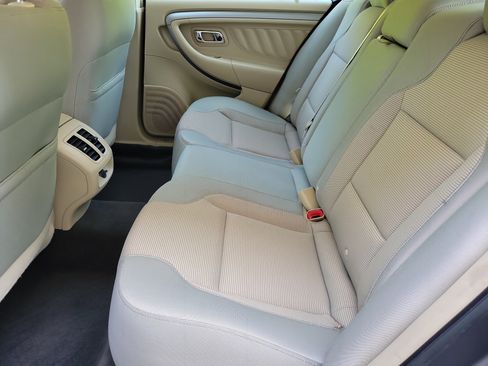 Used 2014 Ford Taurus SEL image 18