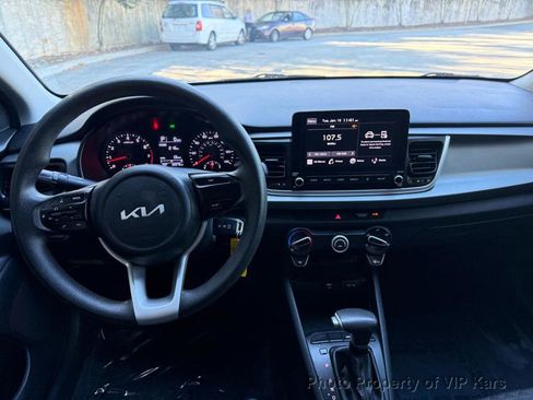Used 2022 Kia Rio LX image 9