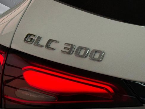 Certified 2026 Mercedes-Benz GLC 300 image 21
