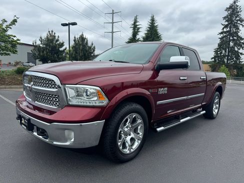 Used 2018 RAM 1500 Laramie w/ Convenience Group AWD/4WD image 4