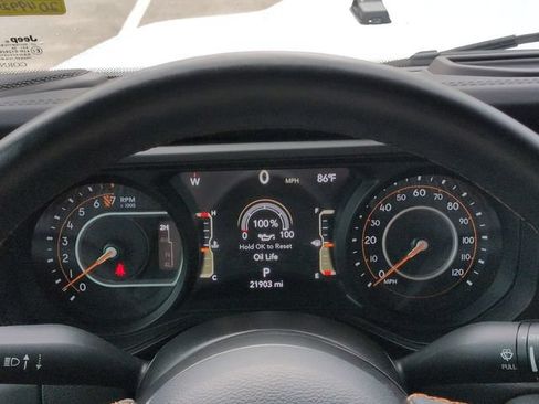 Used 2024 Jeep Gladiator Mojave w/ Technology Group AWD/4WD image 27