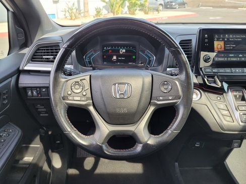 Used 2023 Honda Odyssey Sport image 16