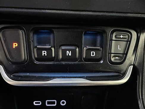 Used 2019 GMC Terrain SLE w/ Driver Convenience Package AWD/4WD image 31