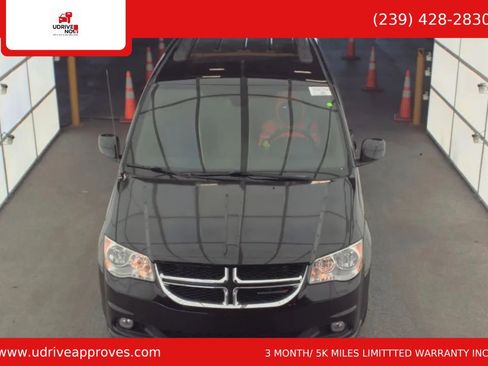 Used 2019 Dodge Grand Caravan SXT FWD image 12
