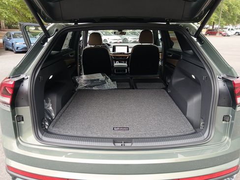 New 2026 Volkswagen Atlas Cross Sport SE image 21