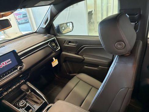 New 2026 GMC Canyon Elevation w/ Convenience Package image 23