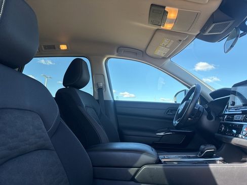 Certified 2024 Nissan Pathfinder SV image 14