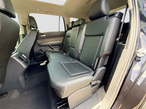 Used 2023 Volkswagen Atlas SE FWD image 22
