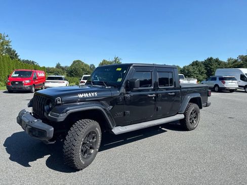 Used 2021 Jeep Gladiator Sport AWD/4WD image 3