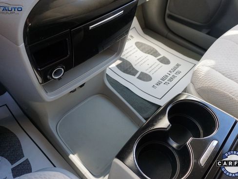 Used 2013 Toyota Sienna LE image 33