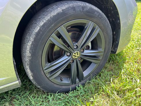 Used 2022 Volkswagen Jetta SE FWD image 6