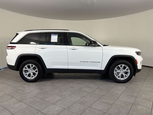 Used 2023 Jeep Grand Cherokee Limited AWD/4WD image 8