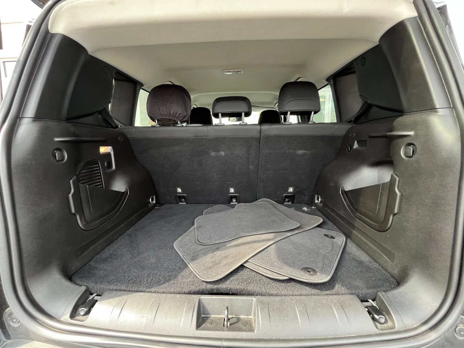 Used 2020 Jeep Renegade Latitude FWD image 7