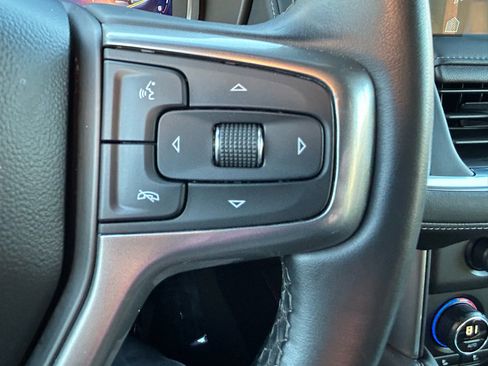 Used 2024 Chevrolet Suburban LT image 12