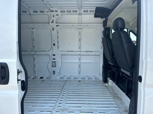 Used 2026 RAM ProMaster 2500 w/ Convenience Group FWD image 31