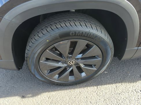 Certified 2022 Volkswagen Taos S image 25