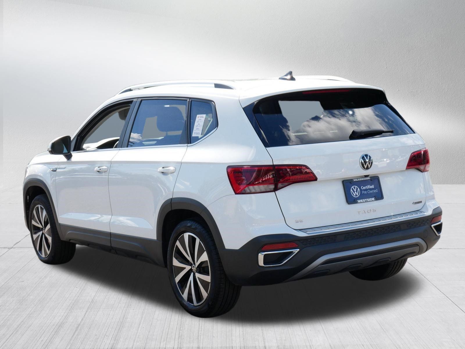 Certified 2023 Volkswagen Taos SE w/ Panoramic Sunroof Package AWD/4WD image 5
