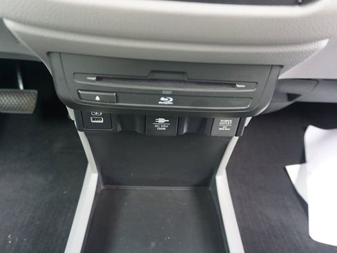 Used 2024 Honda Odyssey Elite image 13
