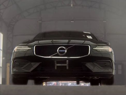 Used 2019 Volvo S60 T5 Momentum w/ Premium Package FWD image 10