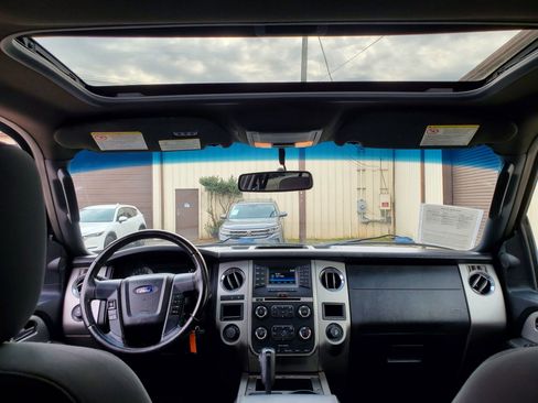 Used 2017 Ford Expedition EL XLT image 26