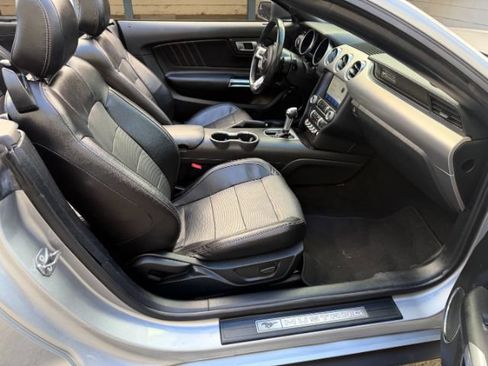Used 2020 Ford Mustang Premium RWD image 22