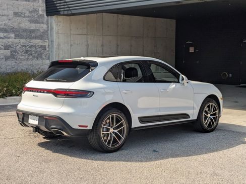 Certified 2026 Porsche Macan AWD/4WD image 9