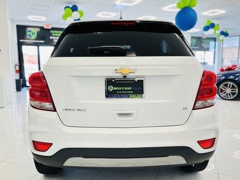 Used 2019 Chevrolet Trax LT w/ LT Convenience Package image 6