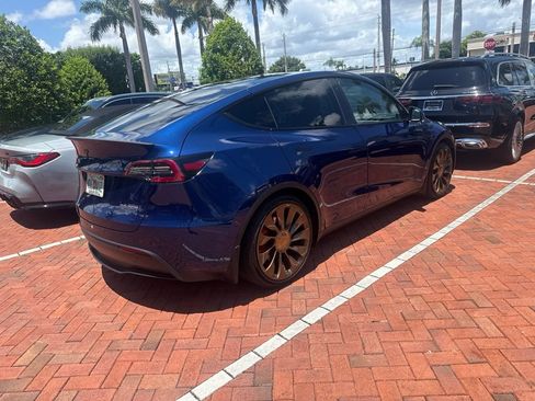 Used 2023 Tesla Model Y Performance AWD/4WD image 7