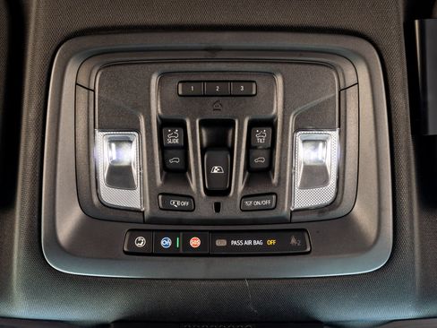 Used 2024 GMC Sierra 2500 AT4 w/ AT4 Premium Plus Package AWD/4WD image 28