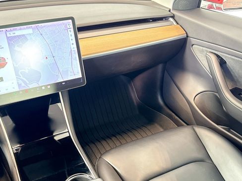 Used 2019 Tesla Model 3 Standard Range Plus image 20