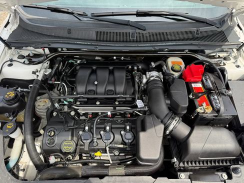 Used 2017 Ford Taurus SEL w/ Equipment Group 201A image 11