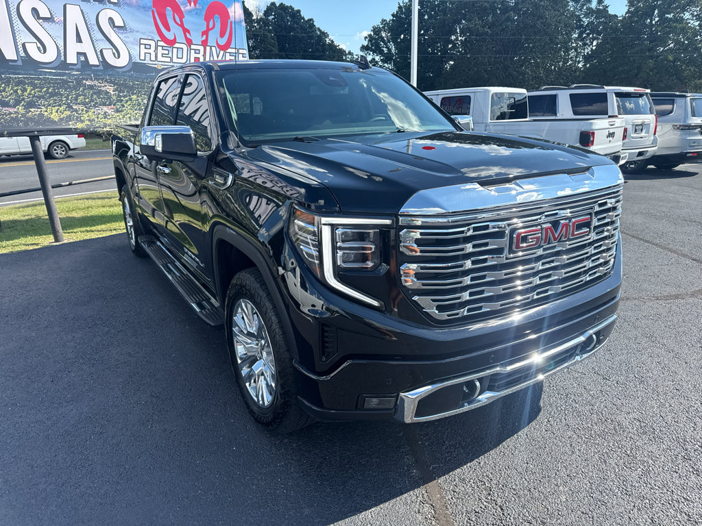 Used 2025 GMC Sierra 1500 Denali AWD/4WD image 3