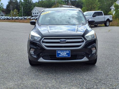 Used 2017 Ford Escape SE image 2