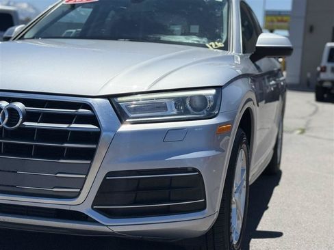 Used 2019 Audi Q5 2.0T Premium w/ Convenience Package AWD/4WD image 12