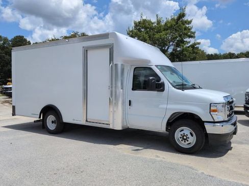 New 2027 Ford E-350 and Econoline 350 Super Duty w/ Power Equipment Group RWD image 2
