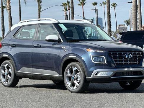 New 2025 Hyundai Venue Limited image 2