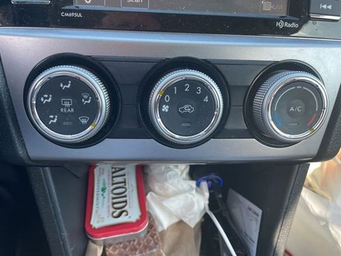 Used 2016 Subaru Crosstrek 2.0i Premium w/ Moonroof Package image 16