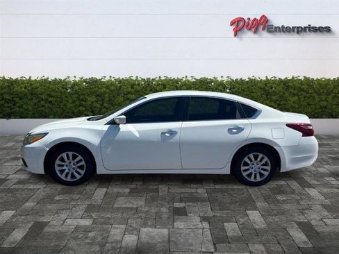 Used 2018 Nissan Altima 2.5 S w/ S Convenience Package image 3