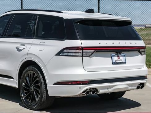 Used 2025 Lincoln Aviator Reserve w/ Jet Appearance Package AWD/4WD image 15