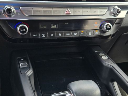 Used 2022 Kia Telluride S FWD image 30