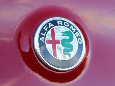 Used 2025 Alfa Romeo Stelvio Sprint image 13